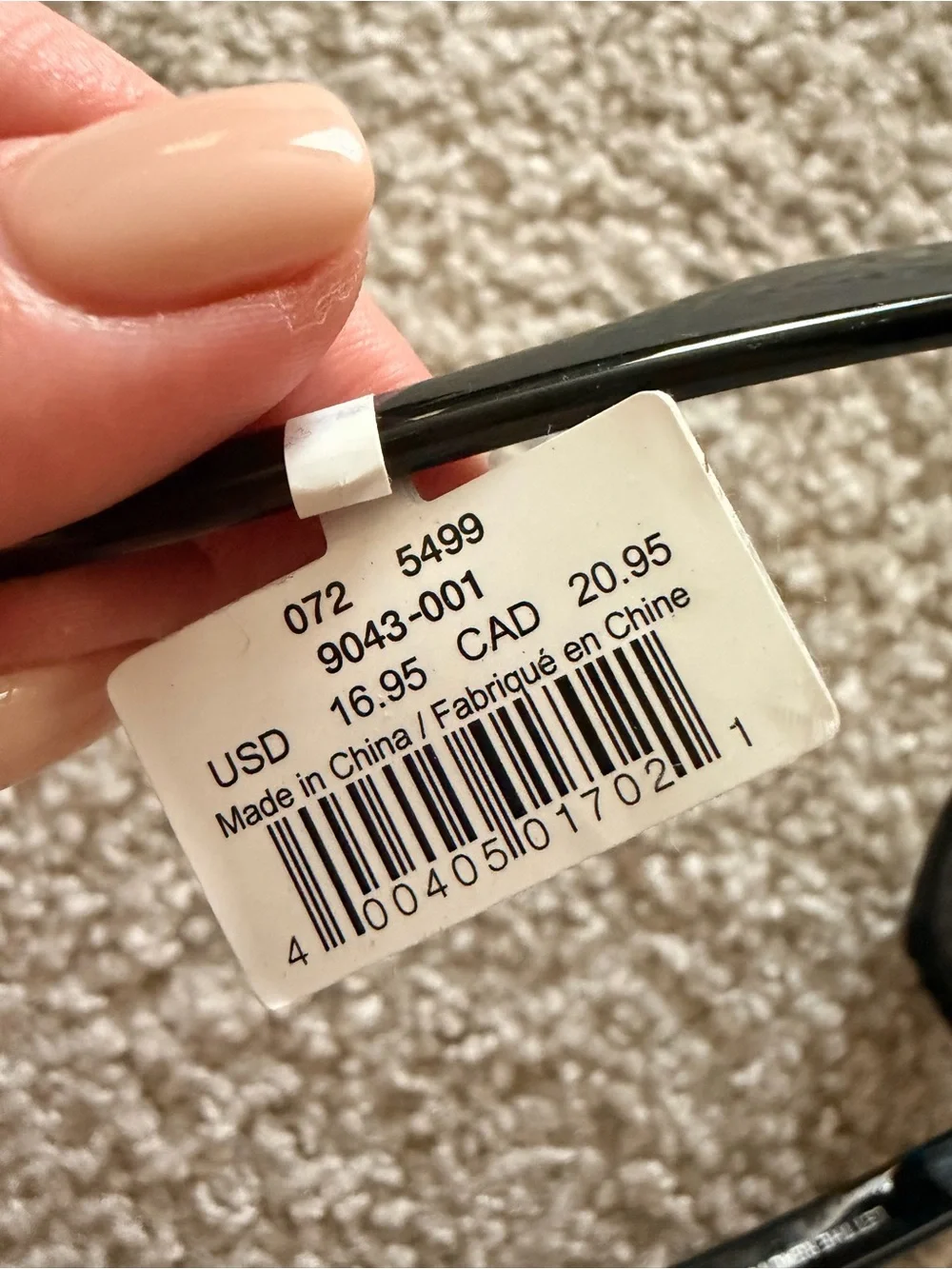 aerie Black Rectangular Sunglasses with Dark Lenses